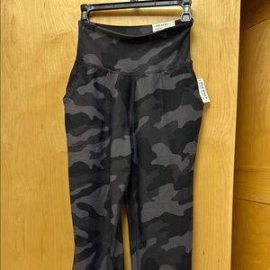 Old Navy Black and Gray Leggings High-Waisted Performance joggers